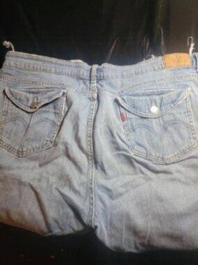 Levi’s 515 Women’s Shorts Size 16 Red Tab ® Distressed Denim